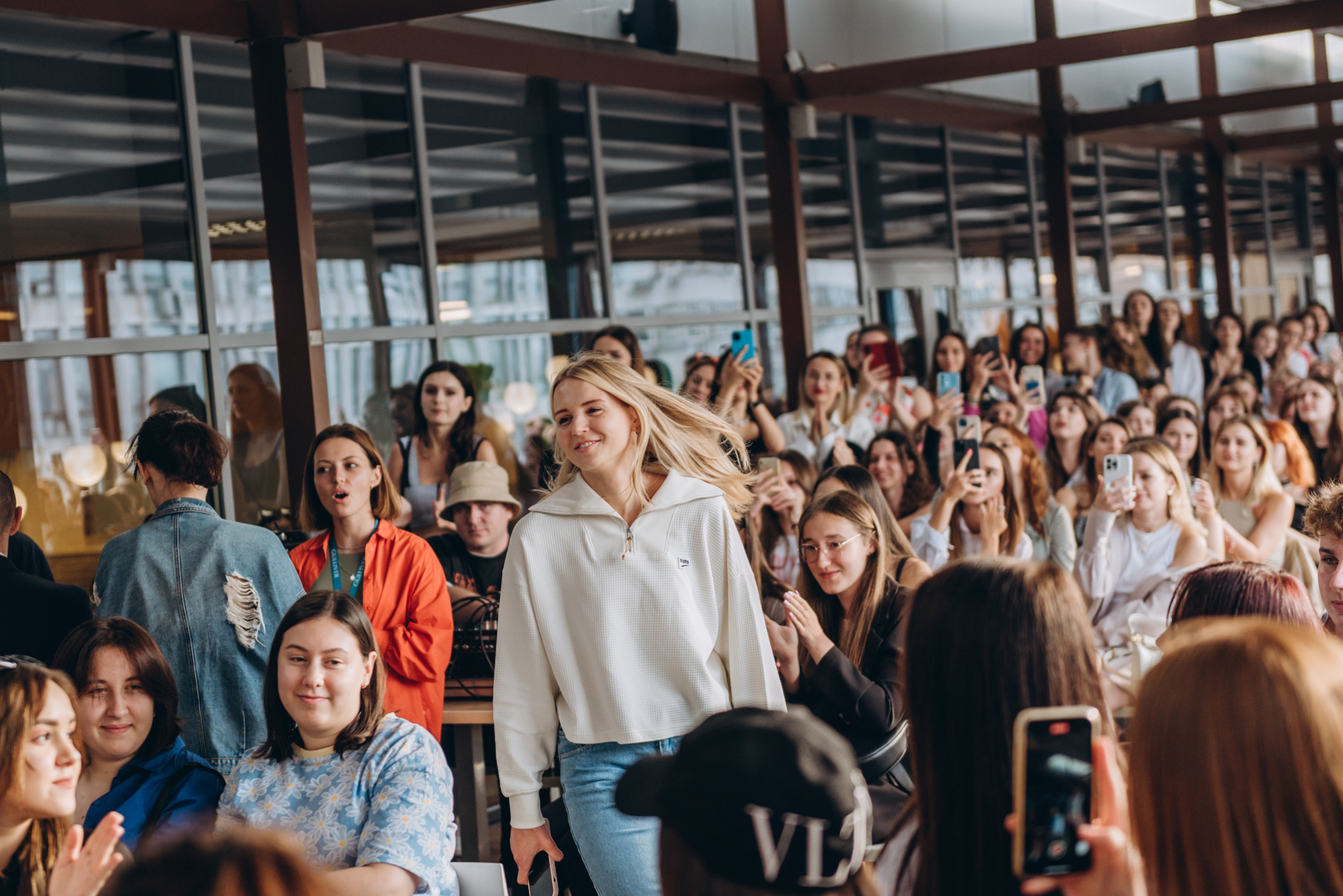 Тераса Talk Розмови про дівоче image-10