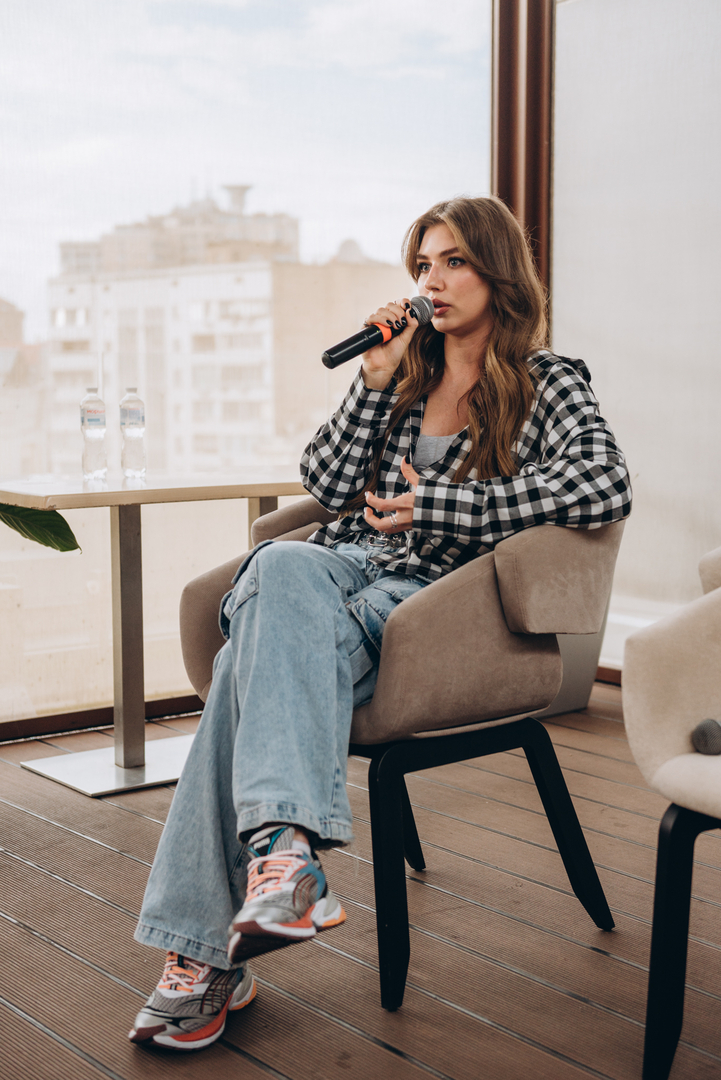 Тераса Talk Розмови про дівоче image-19