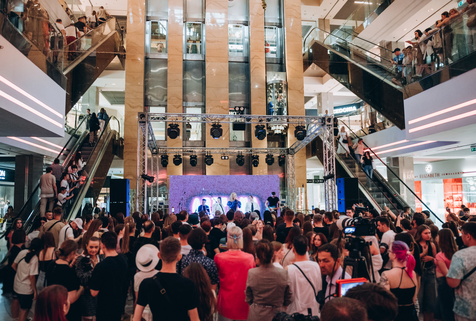 Диван-тур в ТРЦ Gulliver image-112