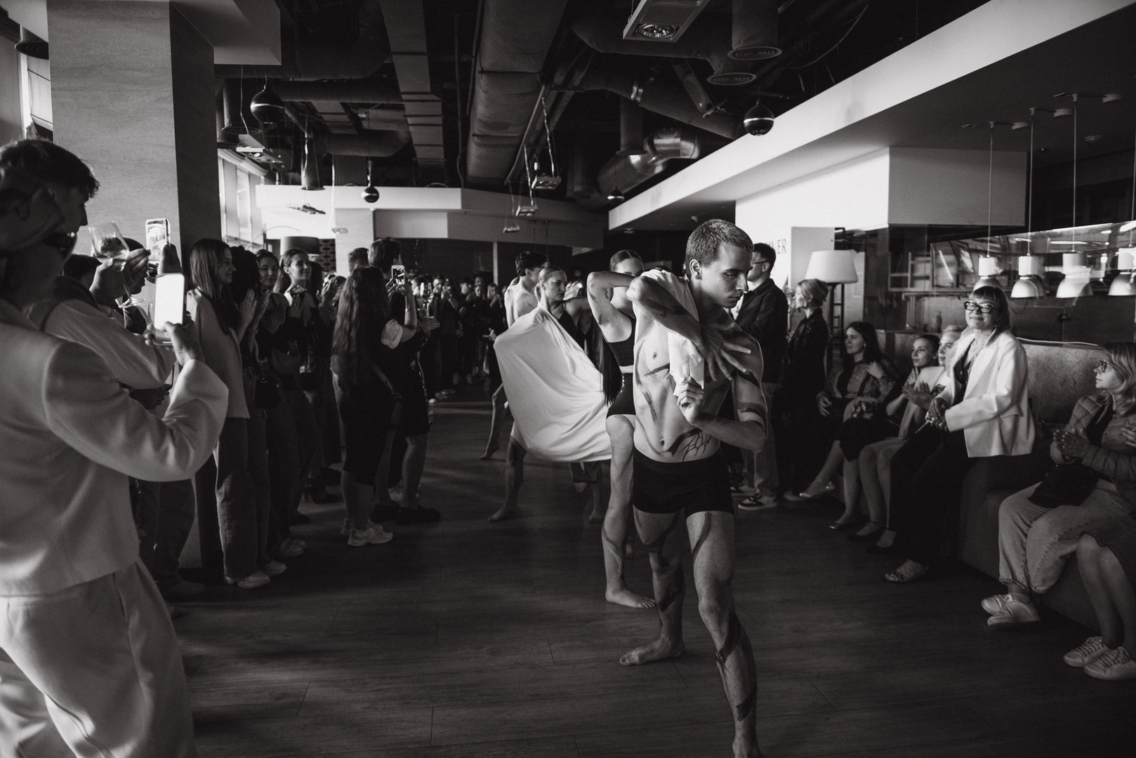 Колабарація ISED x GULLIVER за мотивамиОлександри Екстер image-153