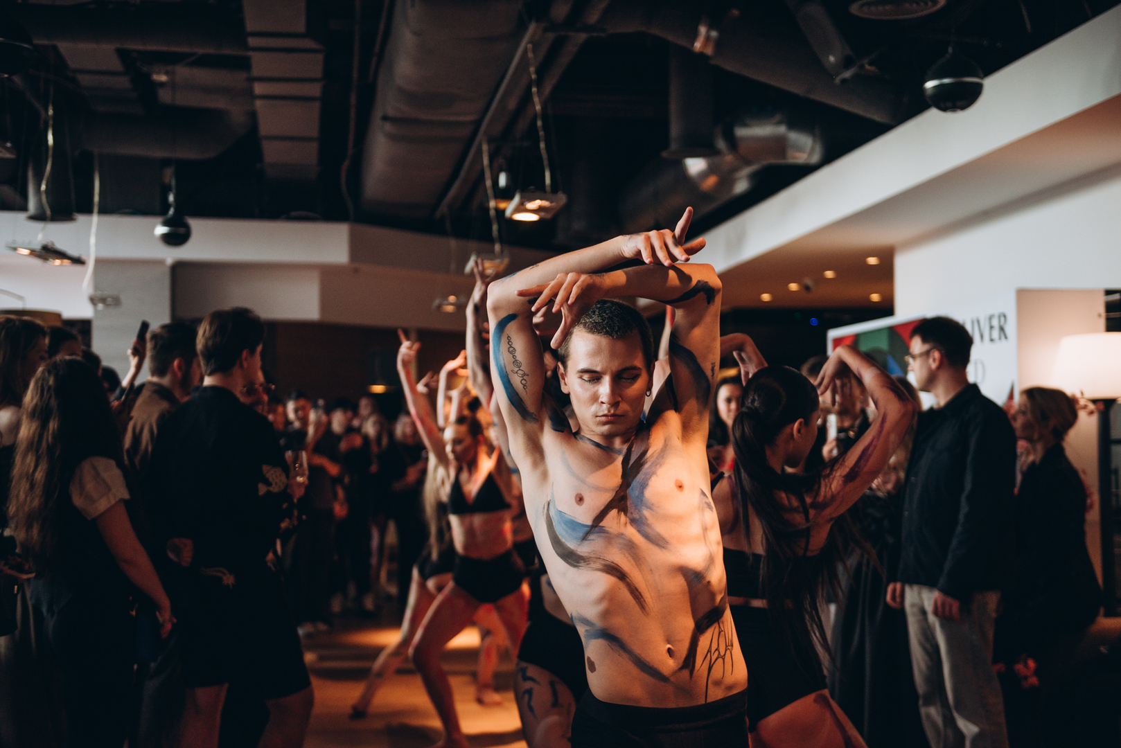 Колабарація ISED x GULLIVER за мотивамиОлександри Екстер image-163