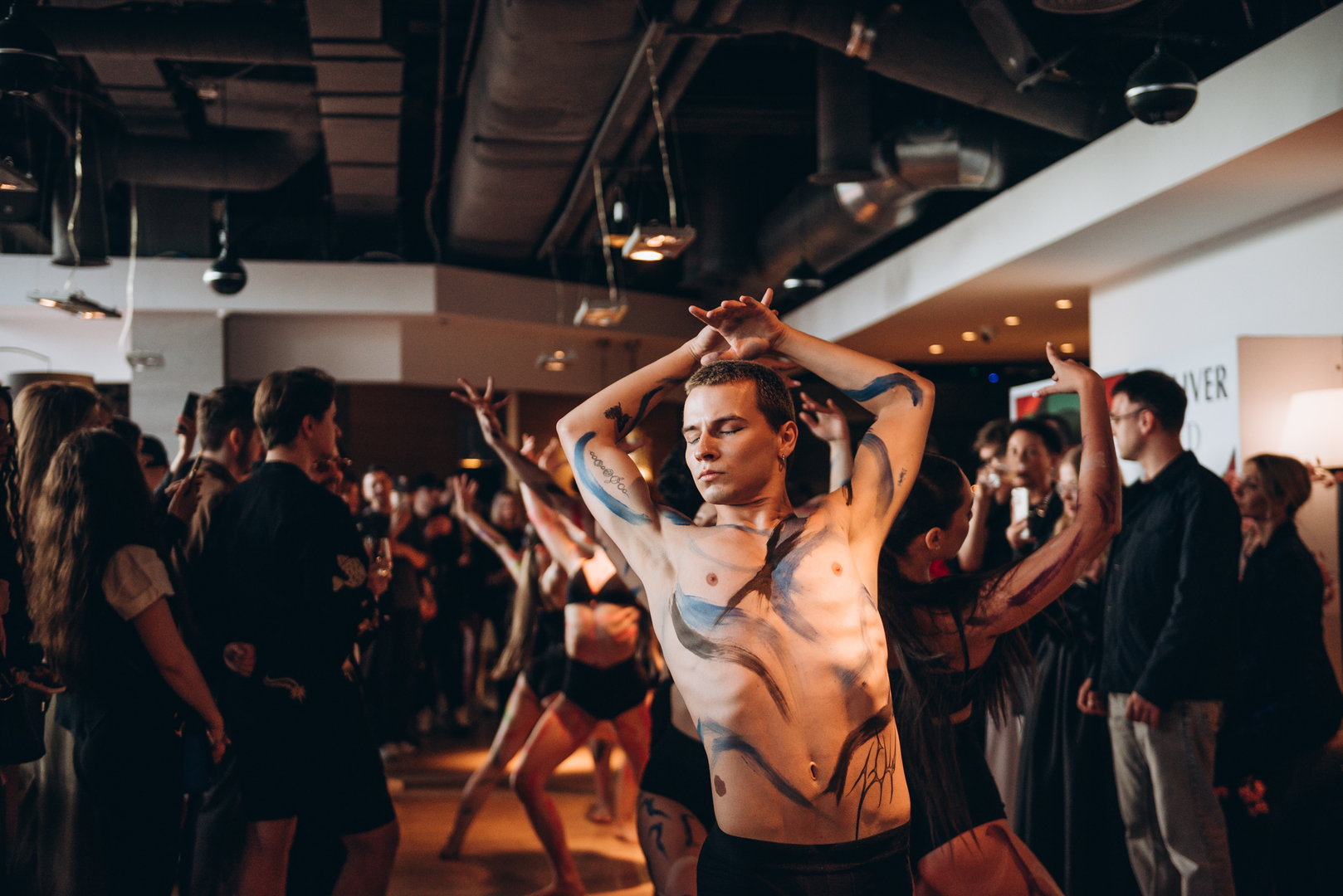 Колабарація ISED x GULLIVER за мотивамиОлександри Екстер image-170