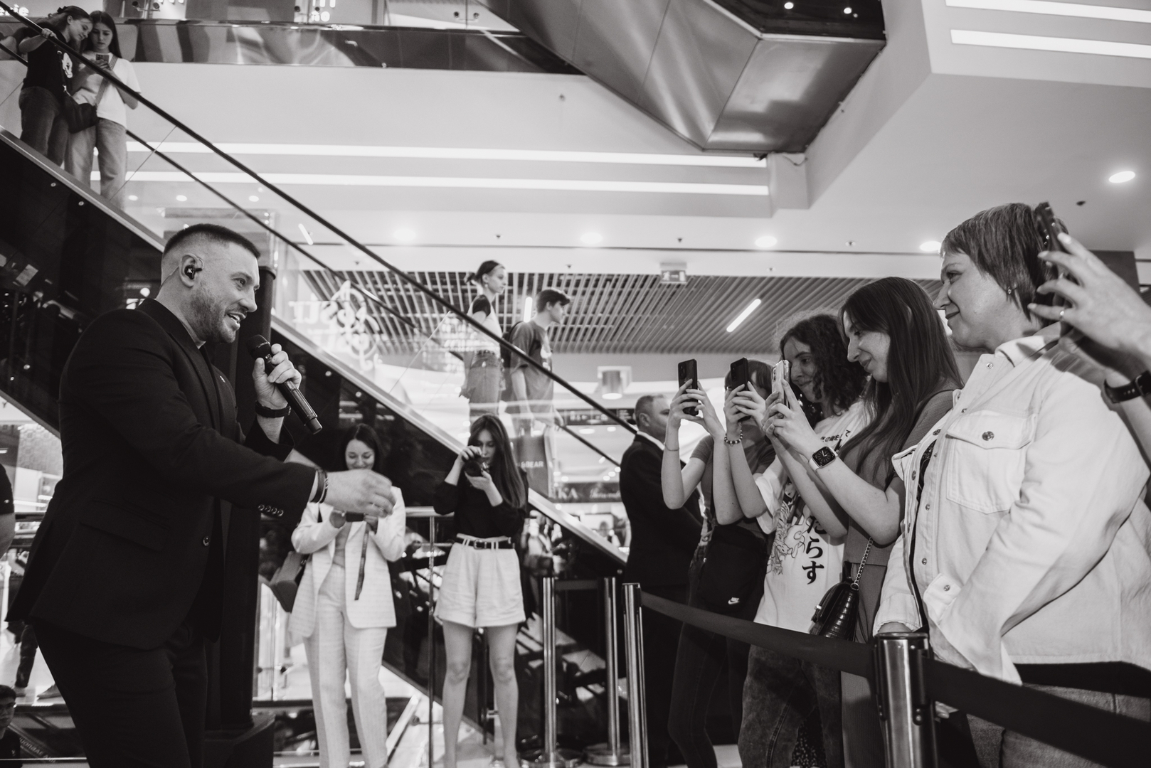 Творча зустріч та автограф-сесію Андрія Кравченка image-3