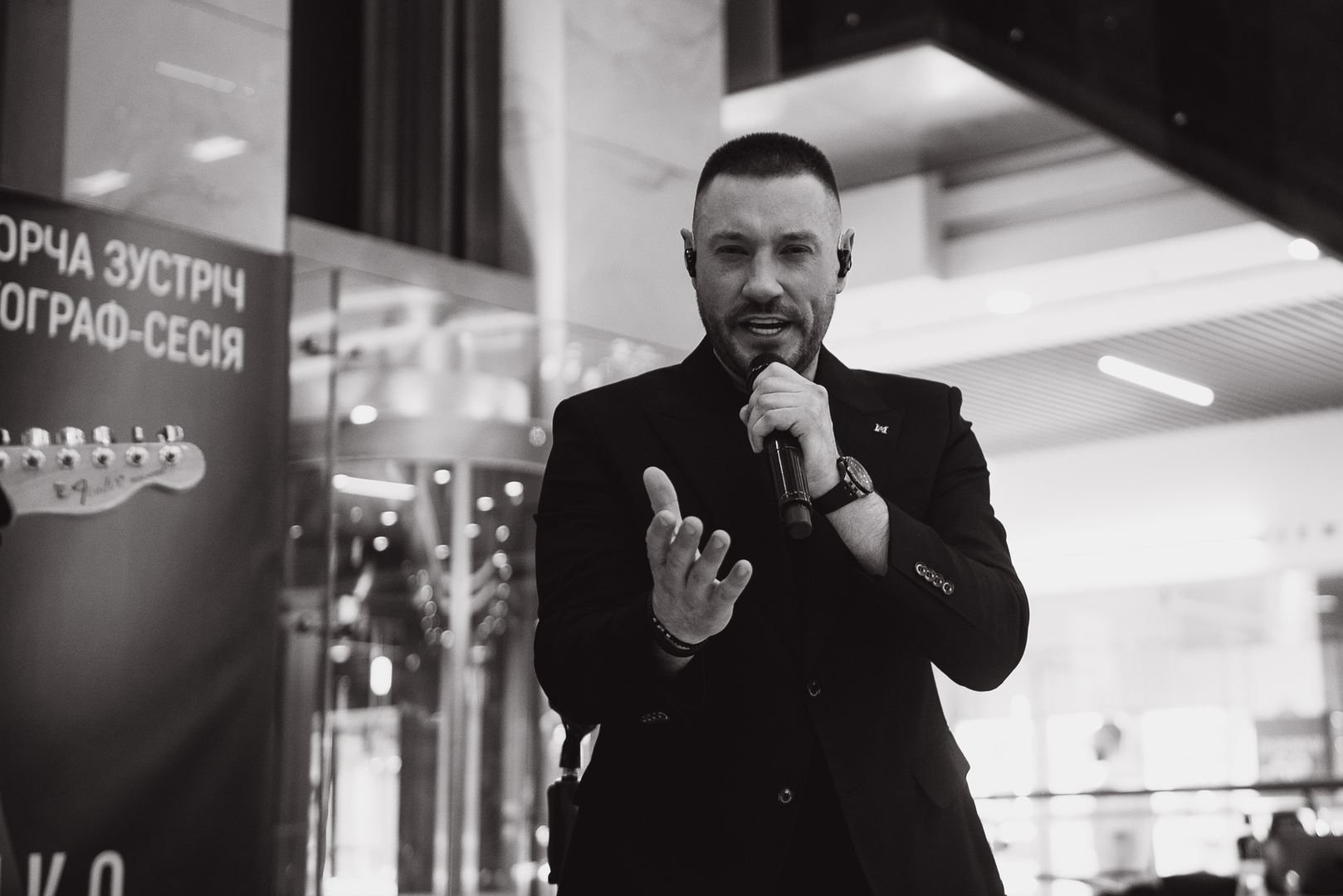 Творча зустріч та автограф-сесію Андрія Кравченка image-2