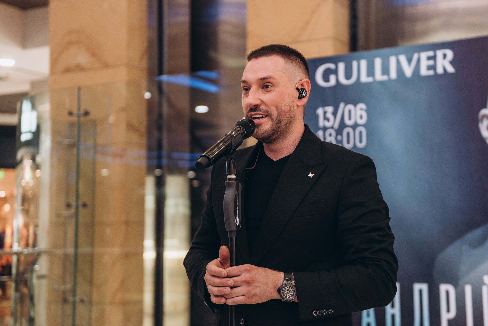 Творча зустріч та автограф-сесію Андрія Кравченка image-6