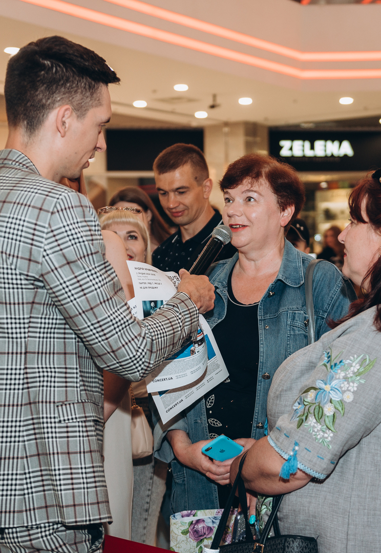 Творча зустріч та автограф-сесію Андрія Кравченка image-7