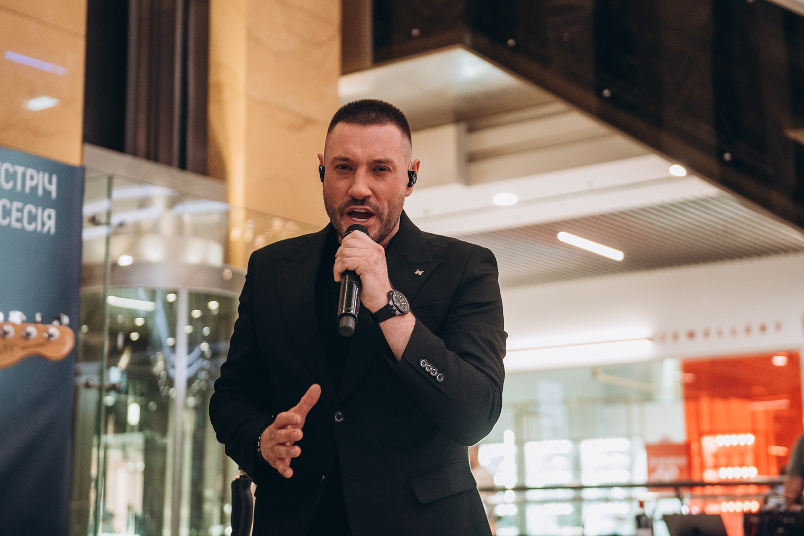 Творча зустріч та автограф-сесію Андрія Кравченка image-10