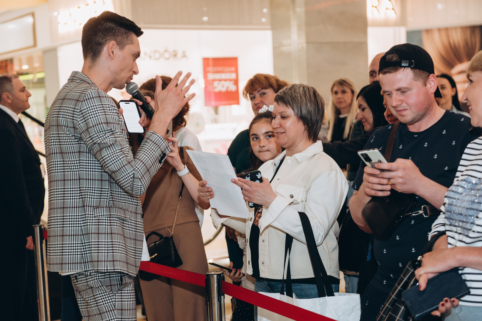 Творча зустріч та автограф-сесію Андрія Кравченка image-16