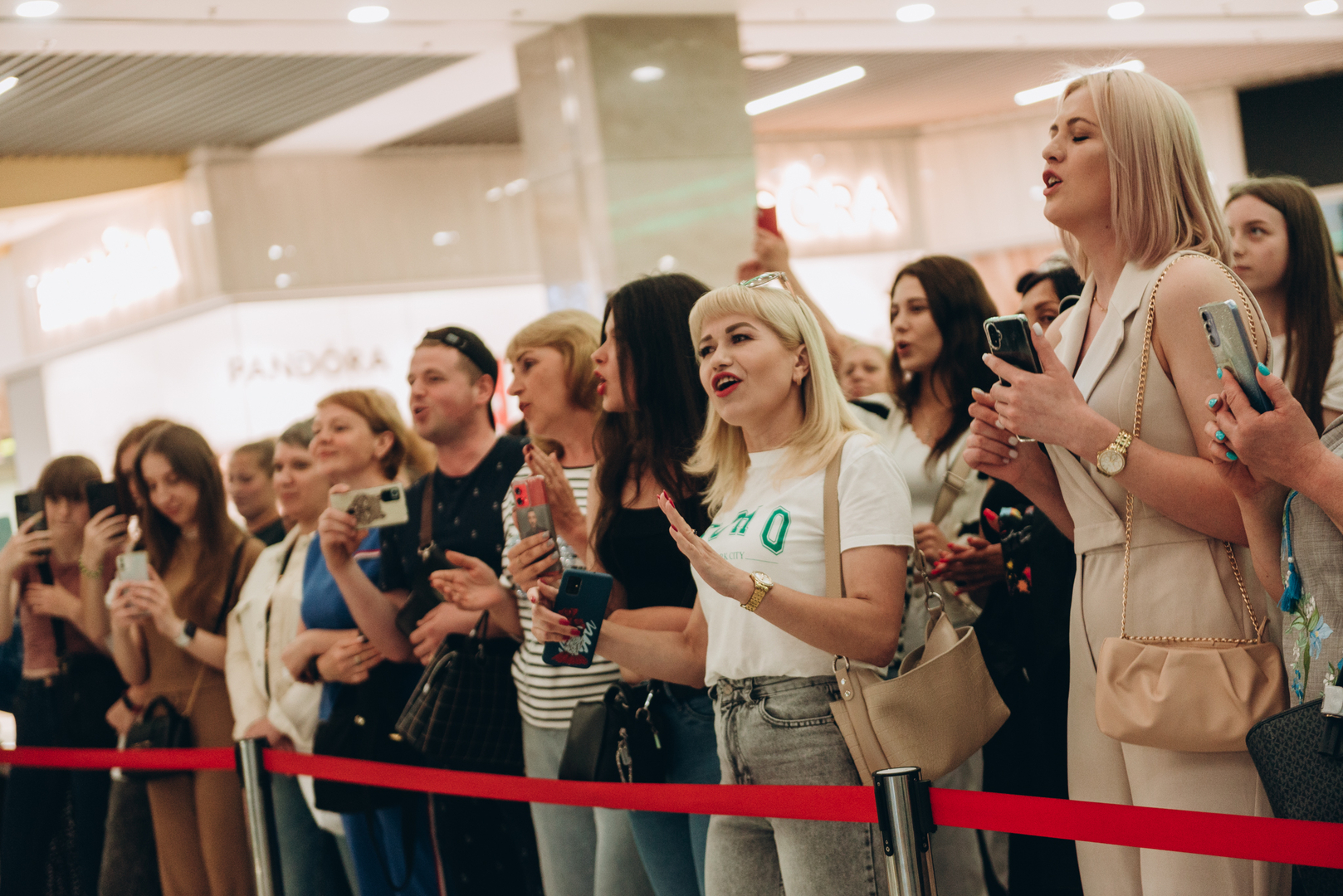 Творча зустріч та автограф-сесію Андрія Кравченка image-18