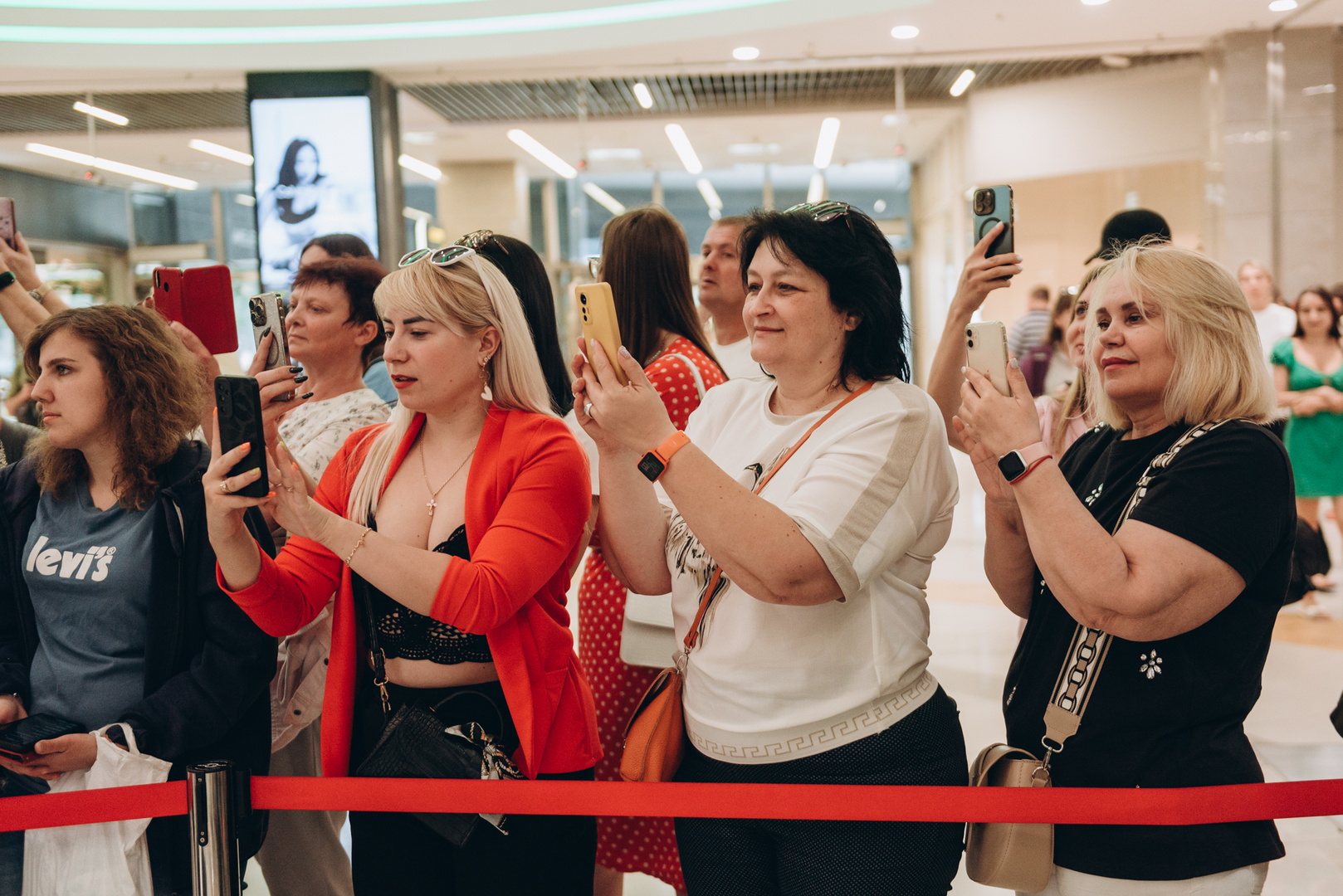 Творча зустріч та автограф-сесію Андрія Кравченка image-23