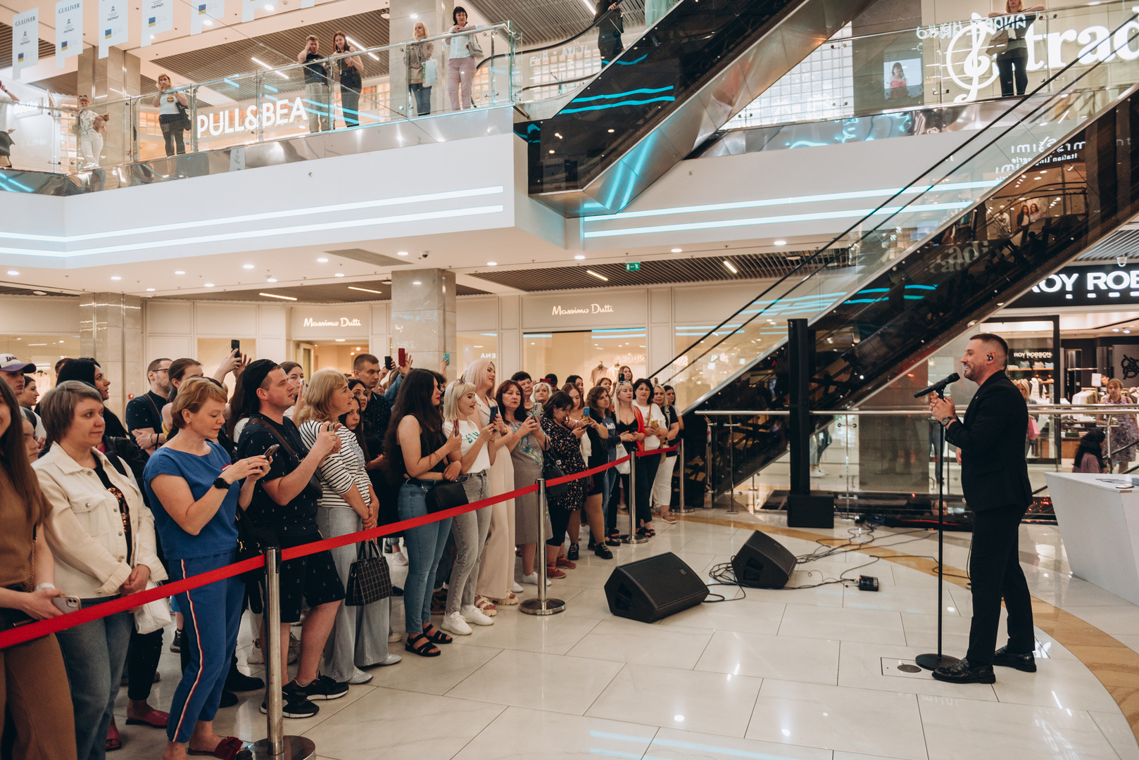 Творча зустріч та автограф-сесію Андрія Кравченка image-29