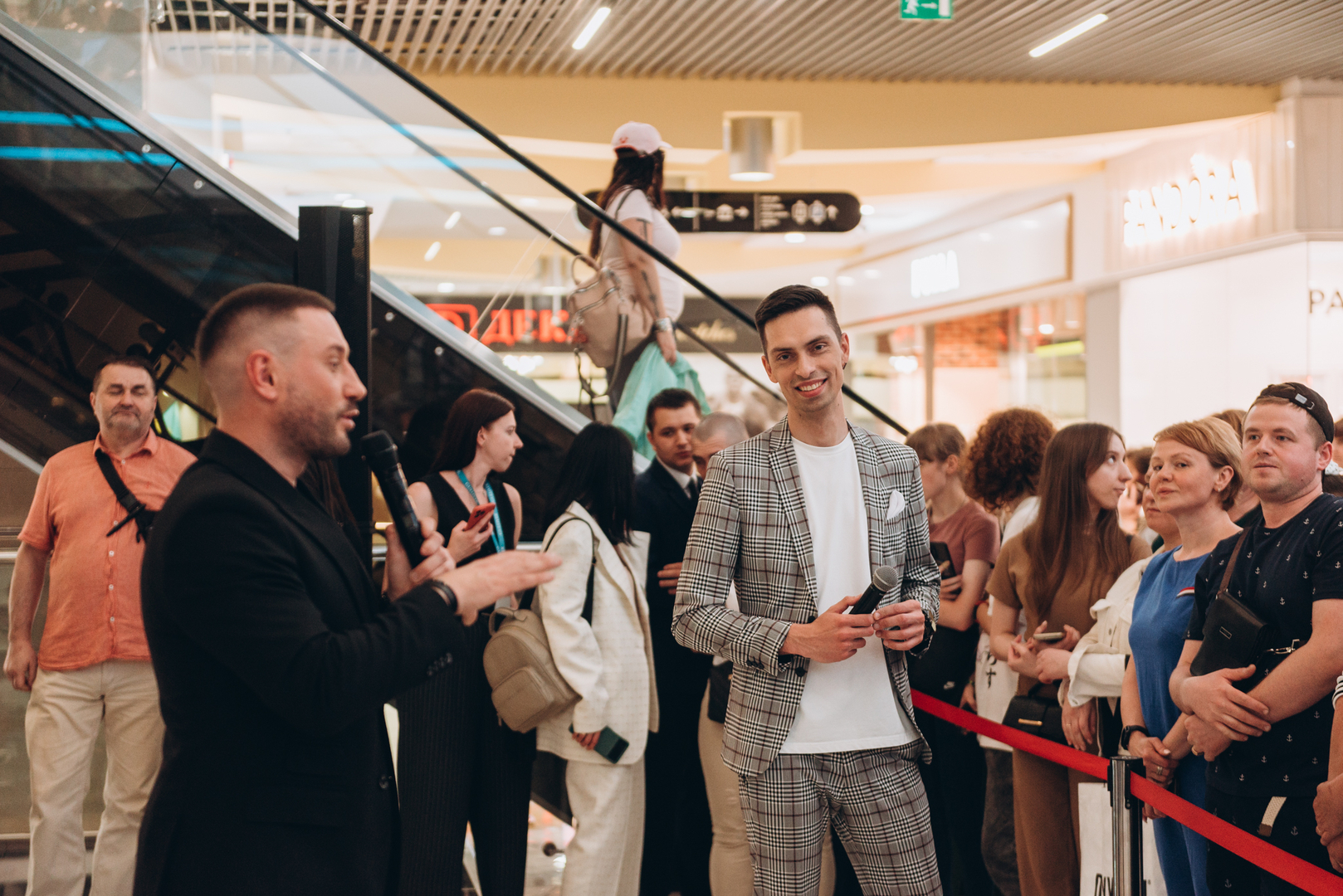 Творча зустріч та автограф-сесію Андрія Кравченка image-52