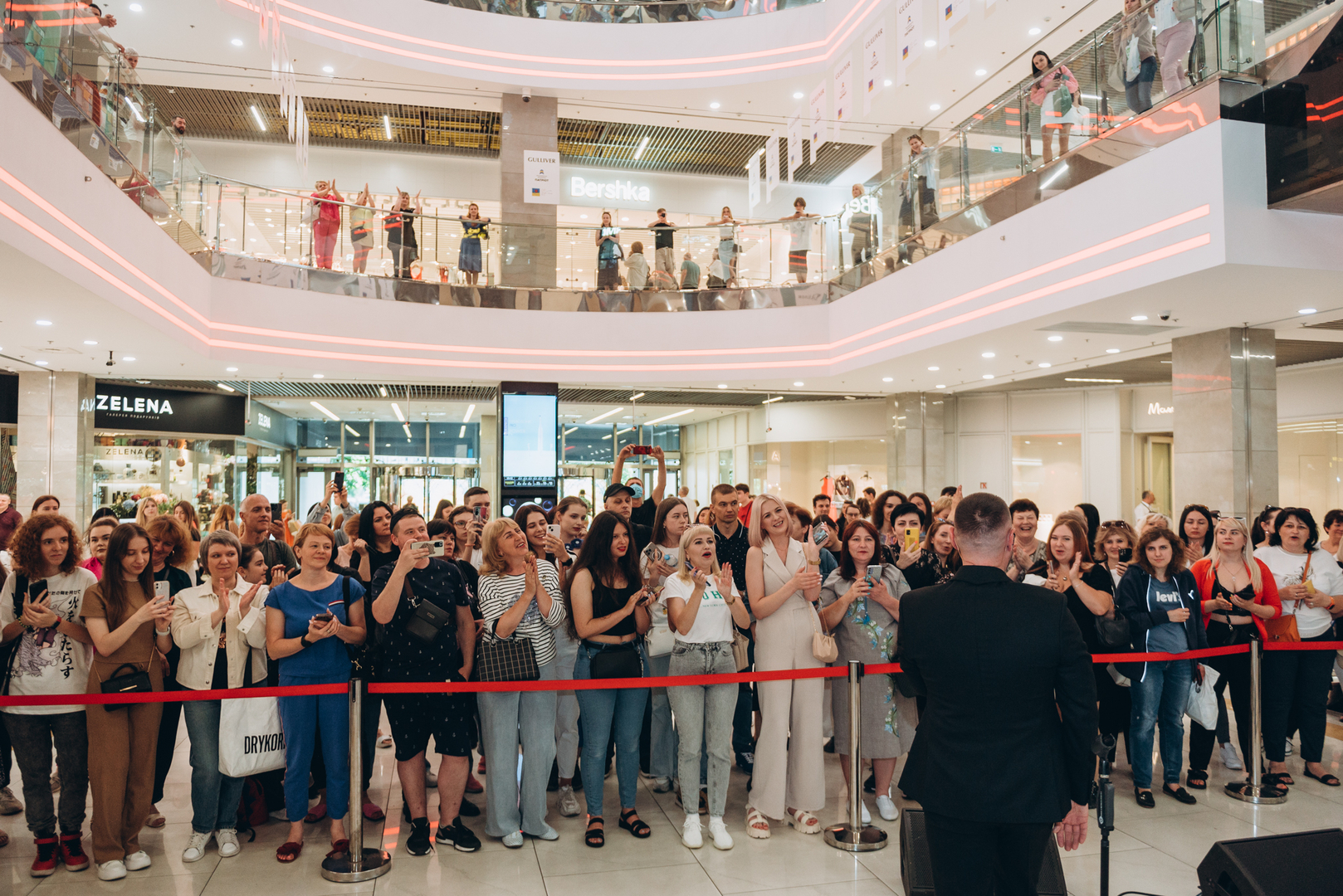 Творча зустріч та автограф-сесію Андрія Кравченка image-58