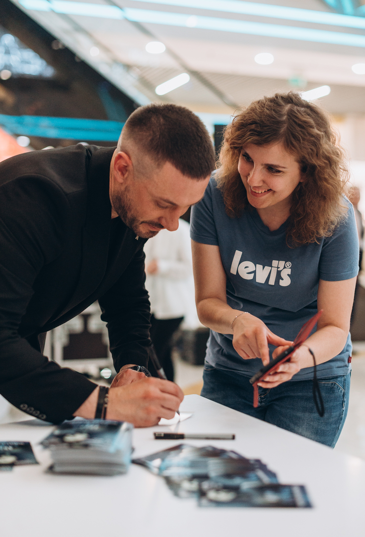 Творча зустріч та автограф-сесію Андрія Кравченка image-59