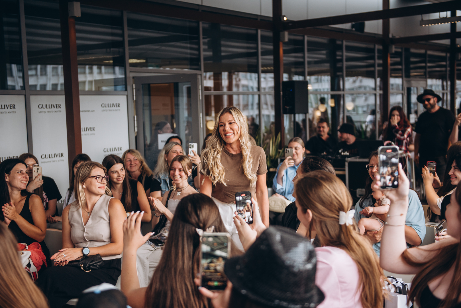 Тераса Talk з Тетяною Парфільєвою, MamaRika та Alena Omargalieva  image-29