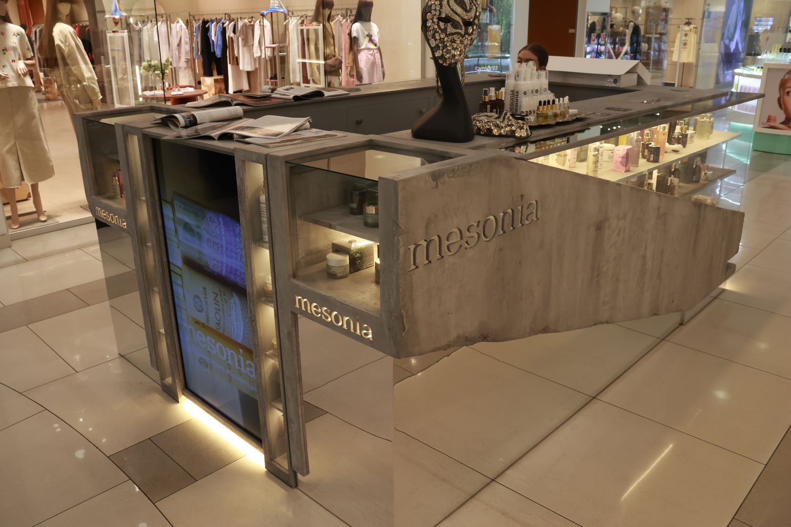 Opening of a new beauty island - Mesonia in the Gulliver shopping center! image-3