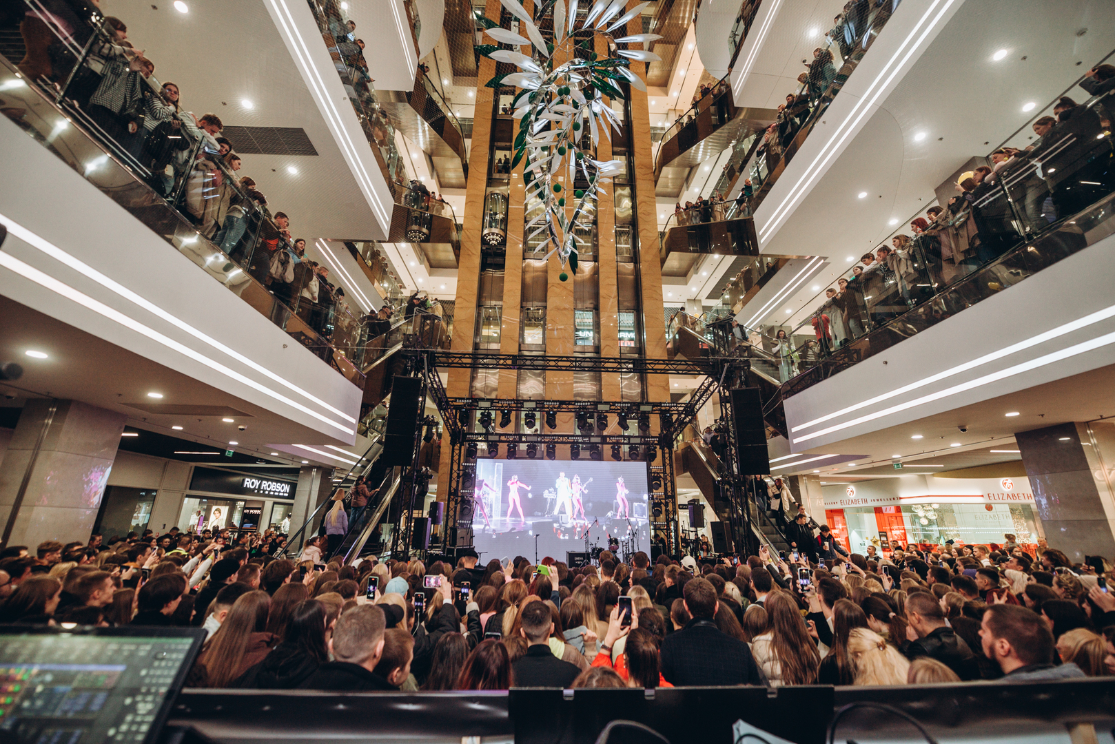  День Народження ТРЦ Gulliver 2023 (2 частина) image-346