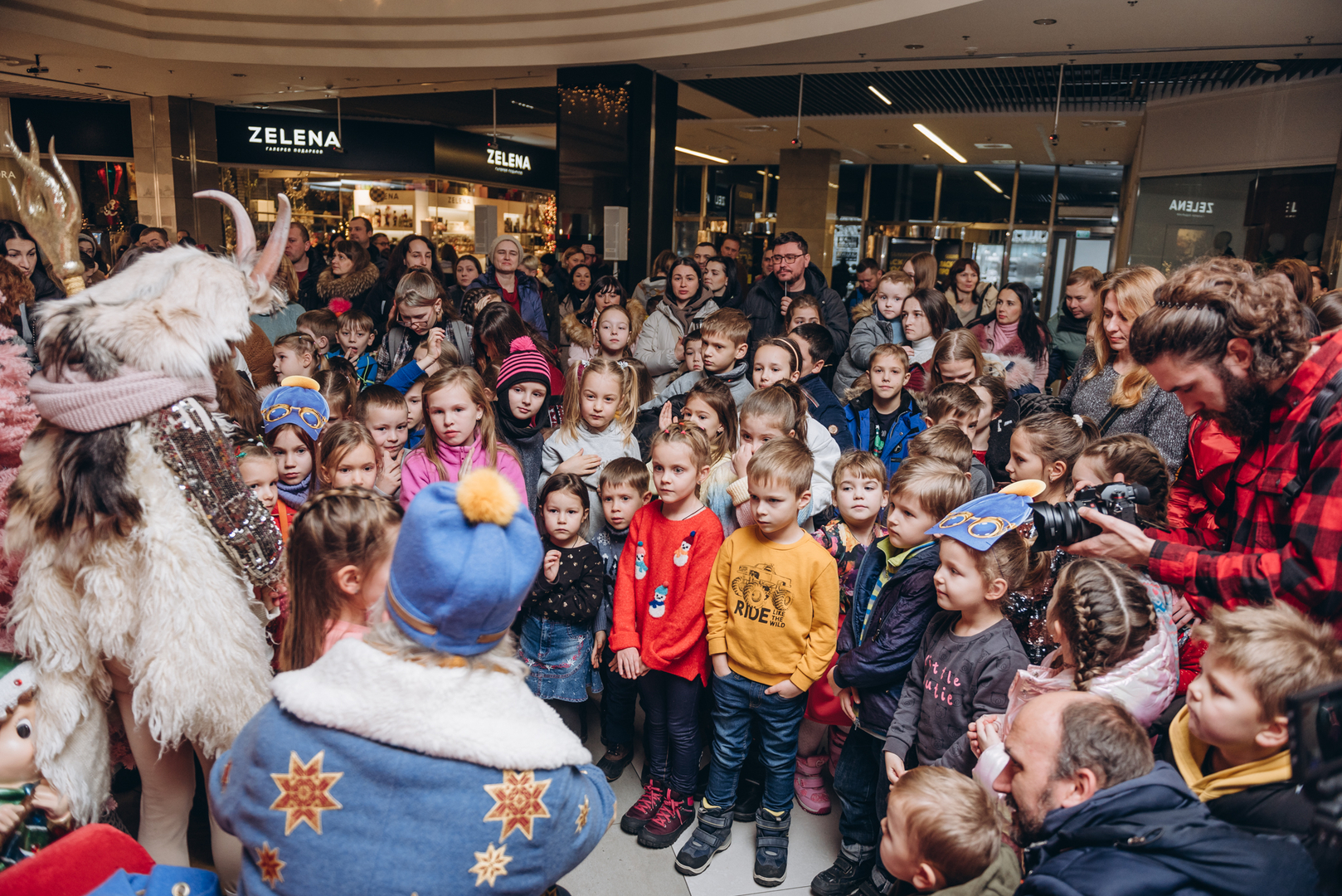 Теплі покази S Миколая в укритті image-12