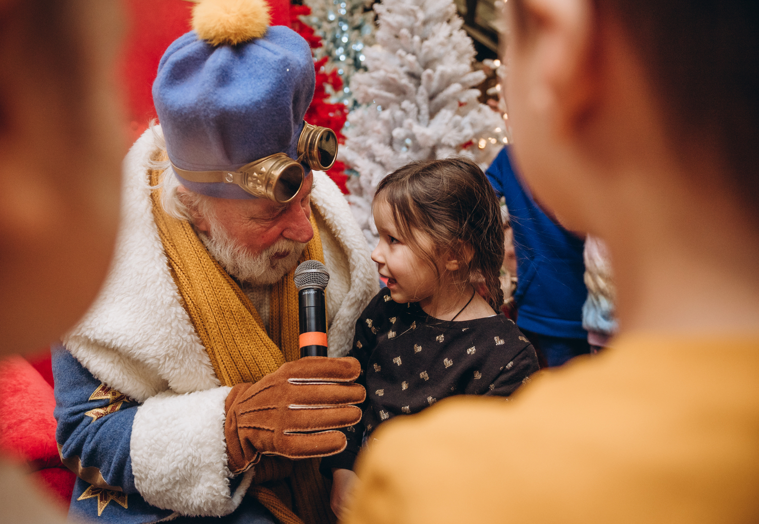 Теплі покази S Миколая в укритті image-22