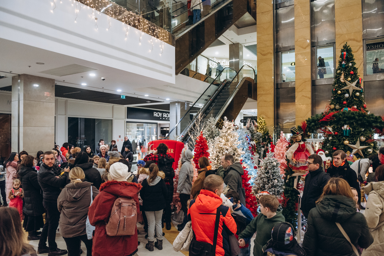 Теплі покази S Миколая в укритті image-27