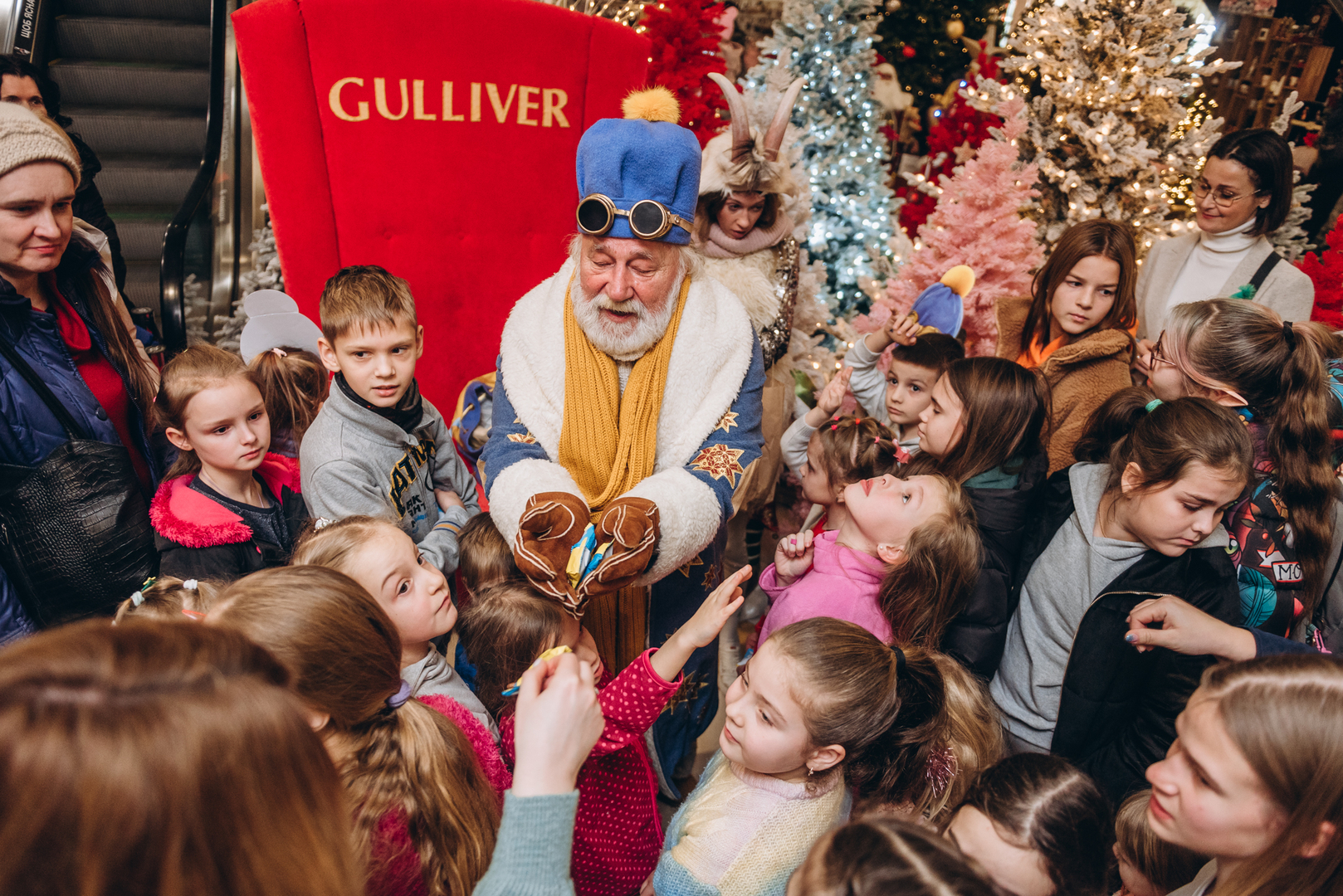 Теплі покази S Миколая в укритті image-42