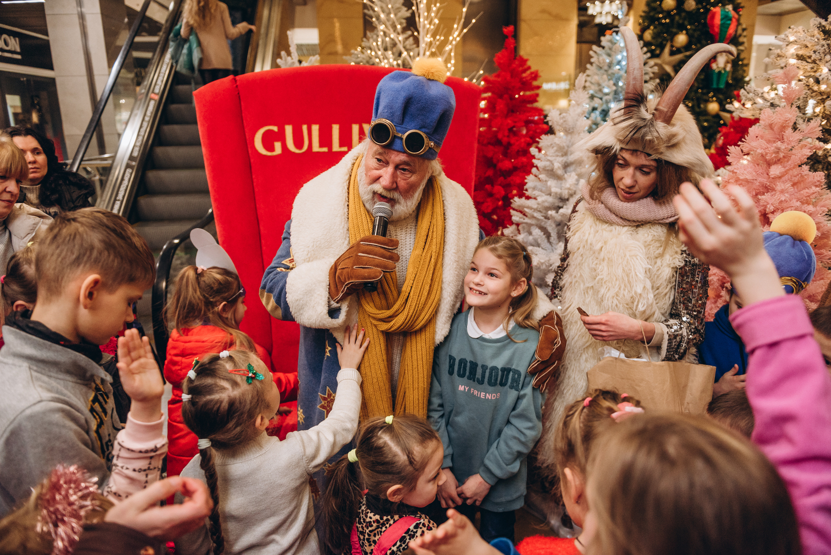 Теплі покази S Миколая в укритті image-43