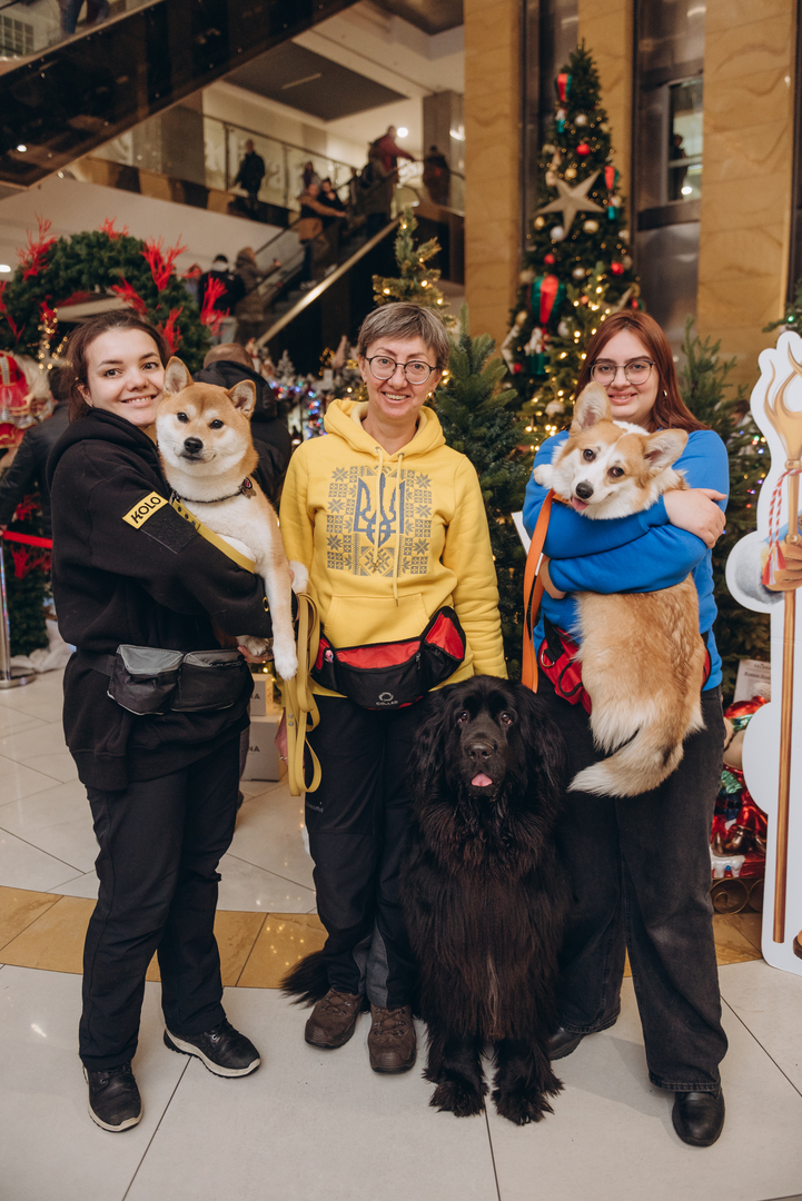 Теплі покази S Миколая в укритті image-52