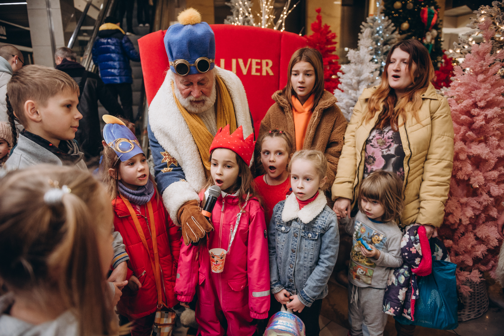 Теплі покази S Миколая в укритті image-60