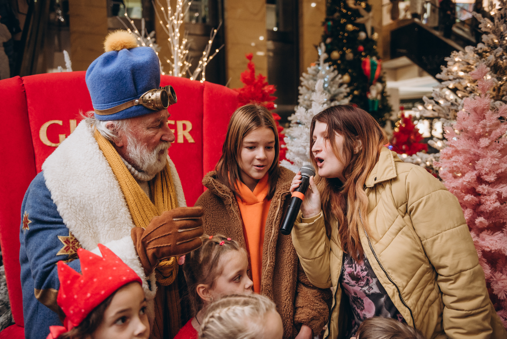 Теплі покази S Миколая в укритті image-62