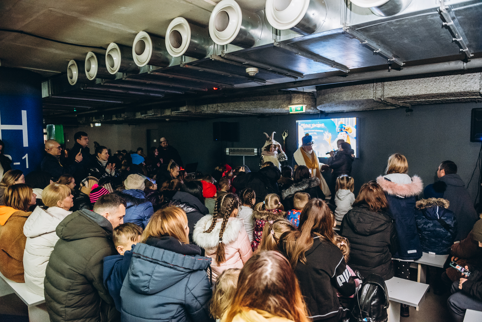 Теплі покази S Миколая в укритті image-82