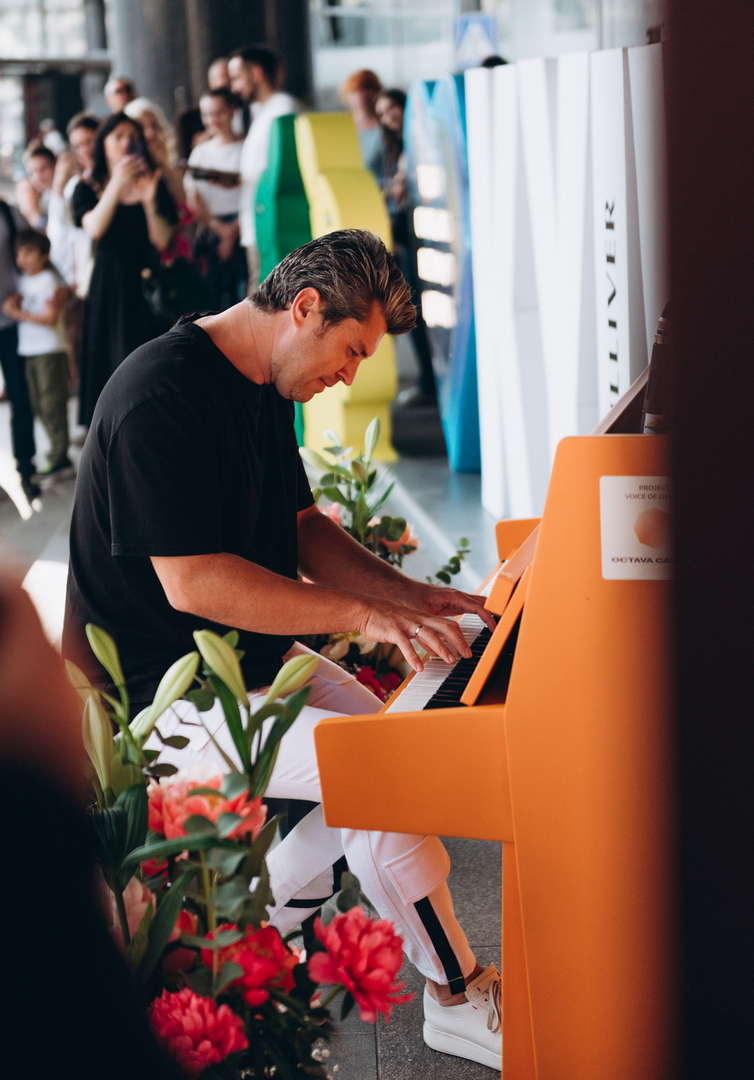 Піаніно до Дня Києва, виступ Євгена Хмари image-61
