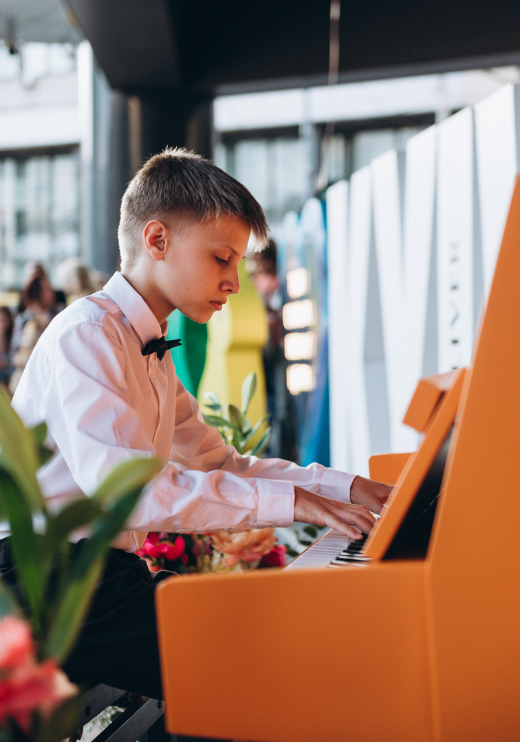 Піаніно до Дня Києва, виступ Євгена Хмари image-68