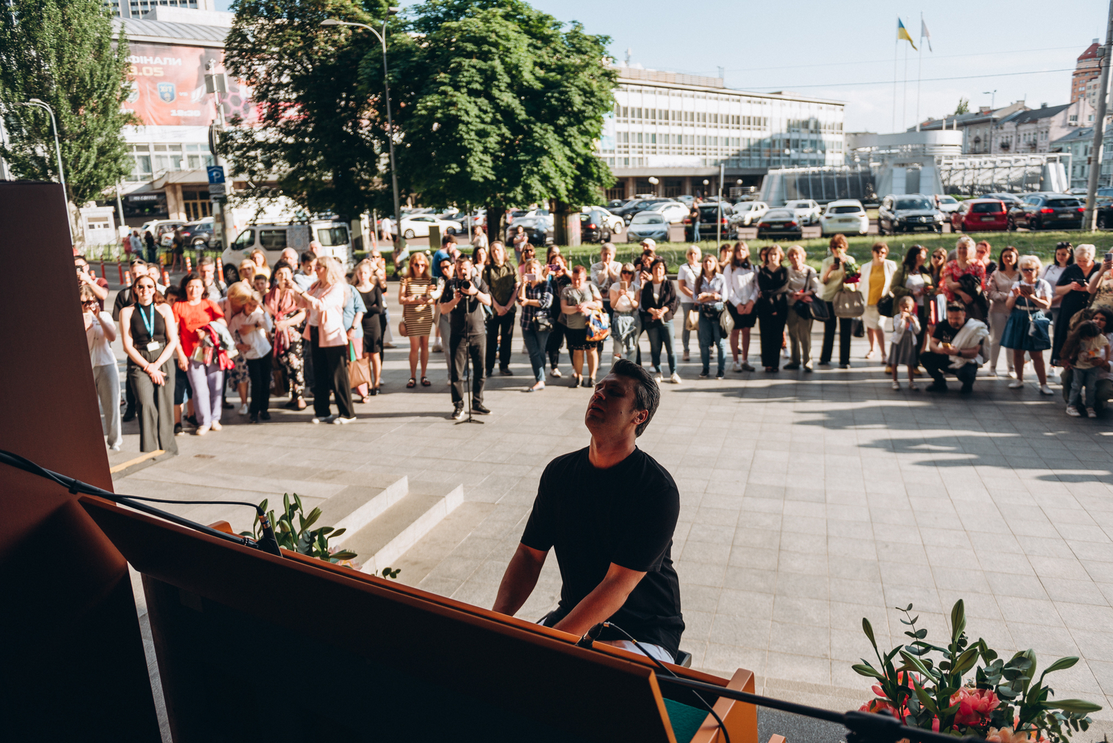 Піаніно до Дня Києва, виступ Євгена Хмари image-77