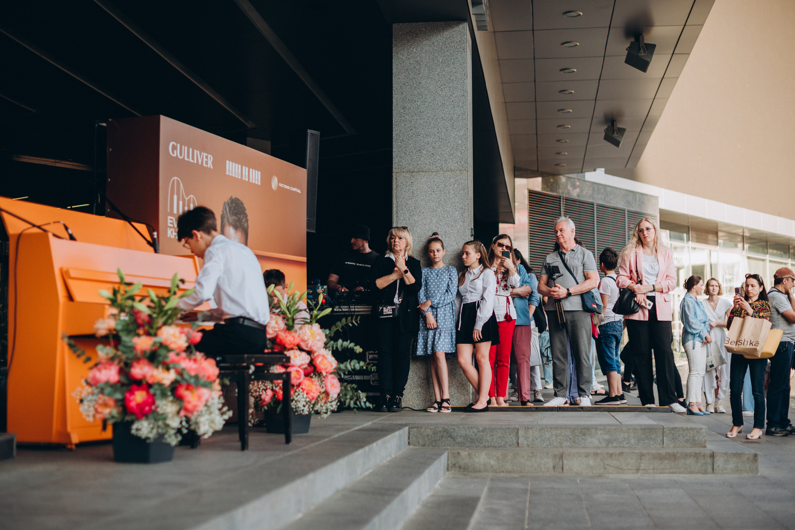 Піаніно до Дня Києва, виступ Євгена Хмари image-114