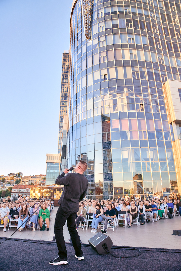 Підпільний на даху Gulliver image-228