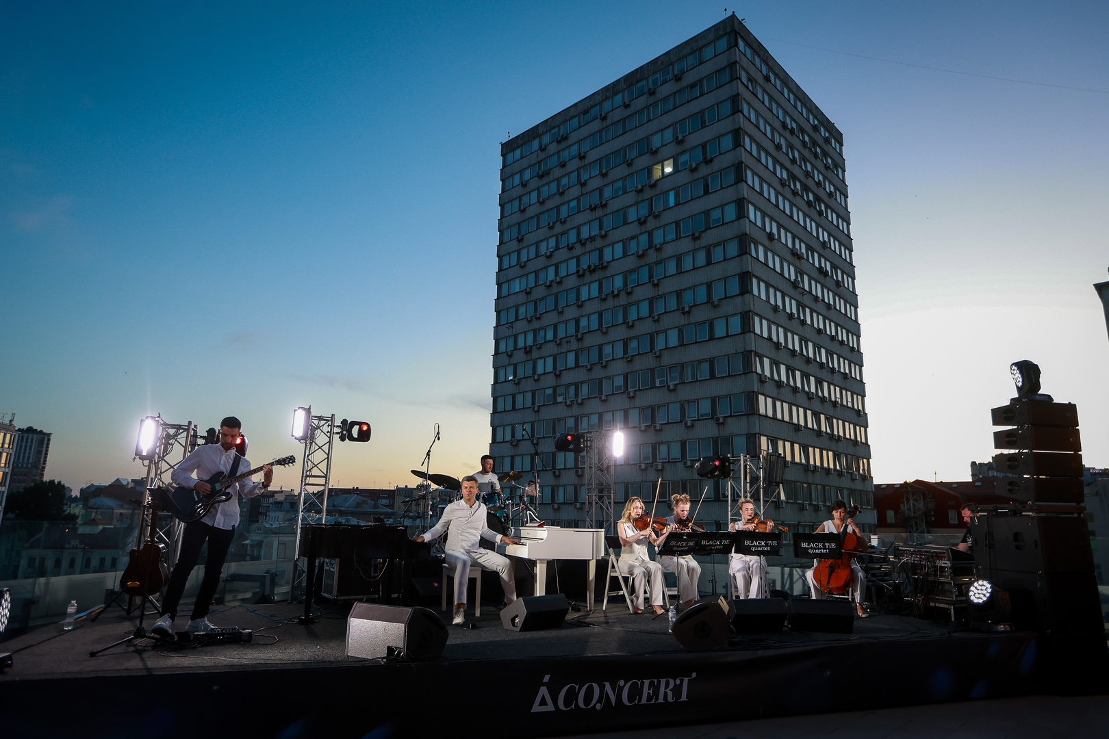 Євген Хмара на даху Gulliver image-10