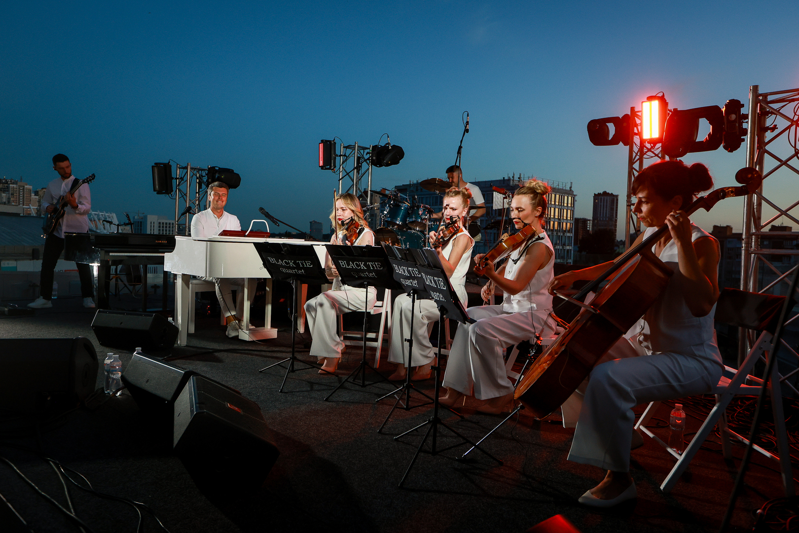 Євген Хмара на даху Gulliver image-11