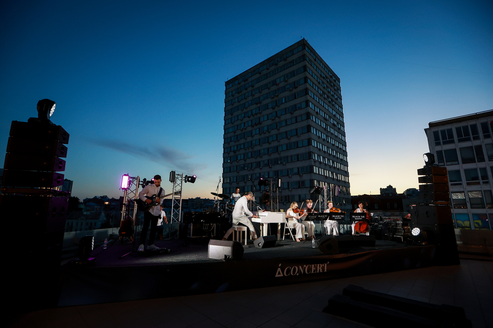 Євген Хмара на даху Gulliver image-12