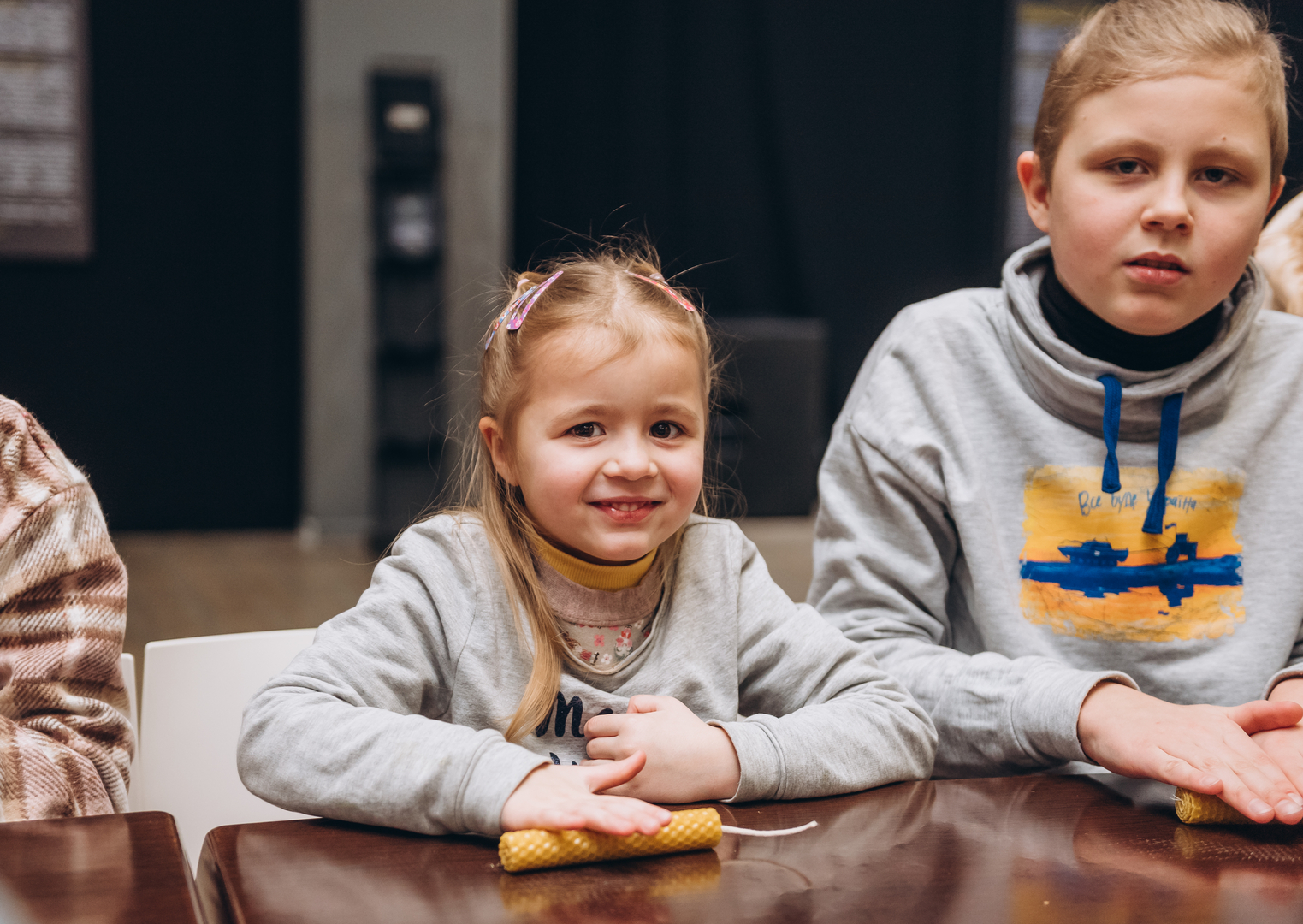 Workshops on making honey candles and decorating jugs image-11