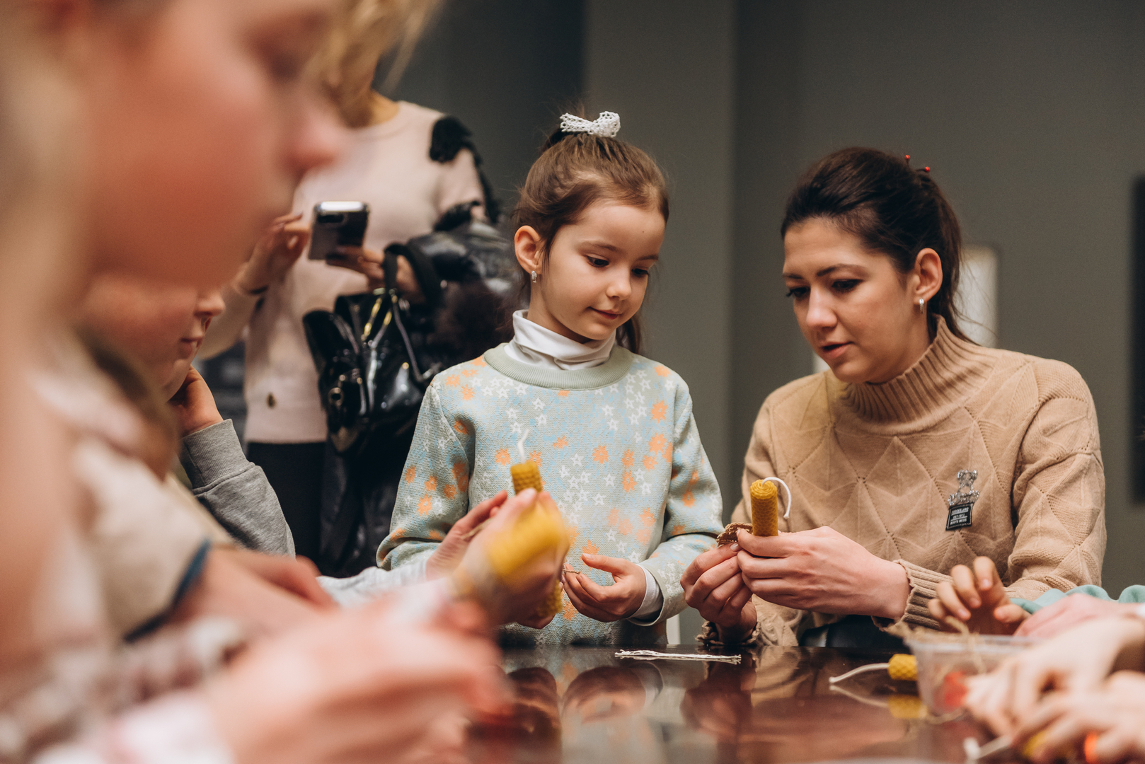 Workshops on making honey candles and decorating jugs image-19