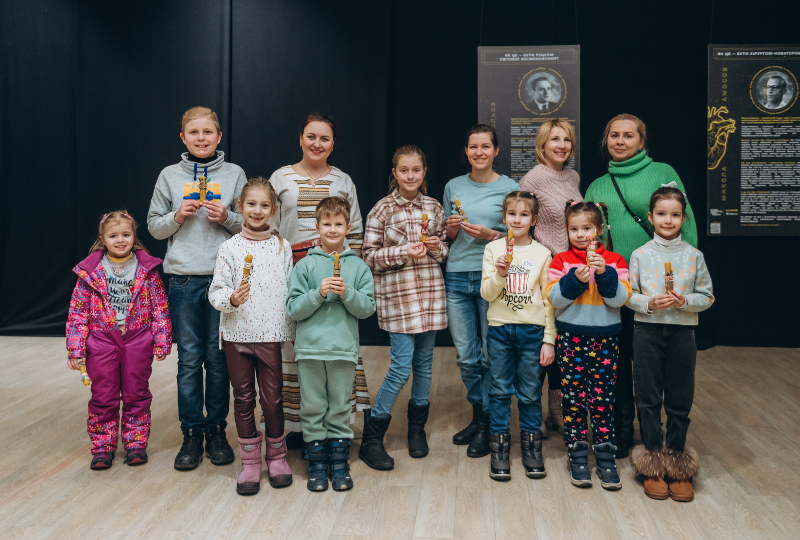 Workshops on making honey candles and decorating jugs image-29