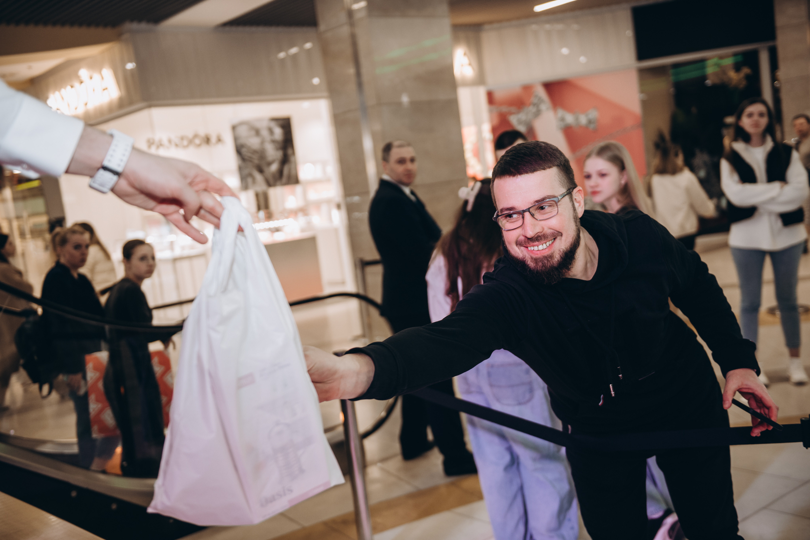 &quot;Весна у Gulliver – час святкувати!&quot; за участі: Єгора Андрюшина, Насті Цимбалару, Олени Тополі та Валентини Олеярник та розіграш від TOUS  image-10