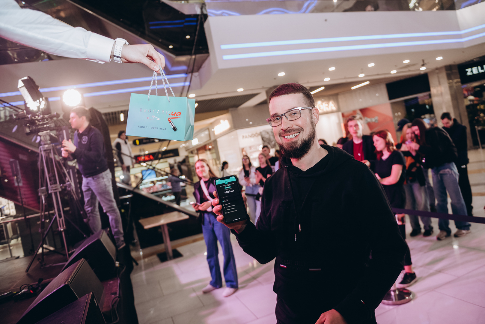 &quot;Весна у Gulliver – час святкувати!&quot; за участі: Єгора Андрюшина, Насті Цимбалару, Олени Тополі та Валентини Олеярник та розіграш від TOUS  image-38