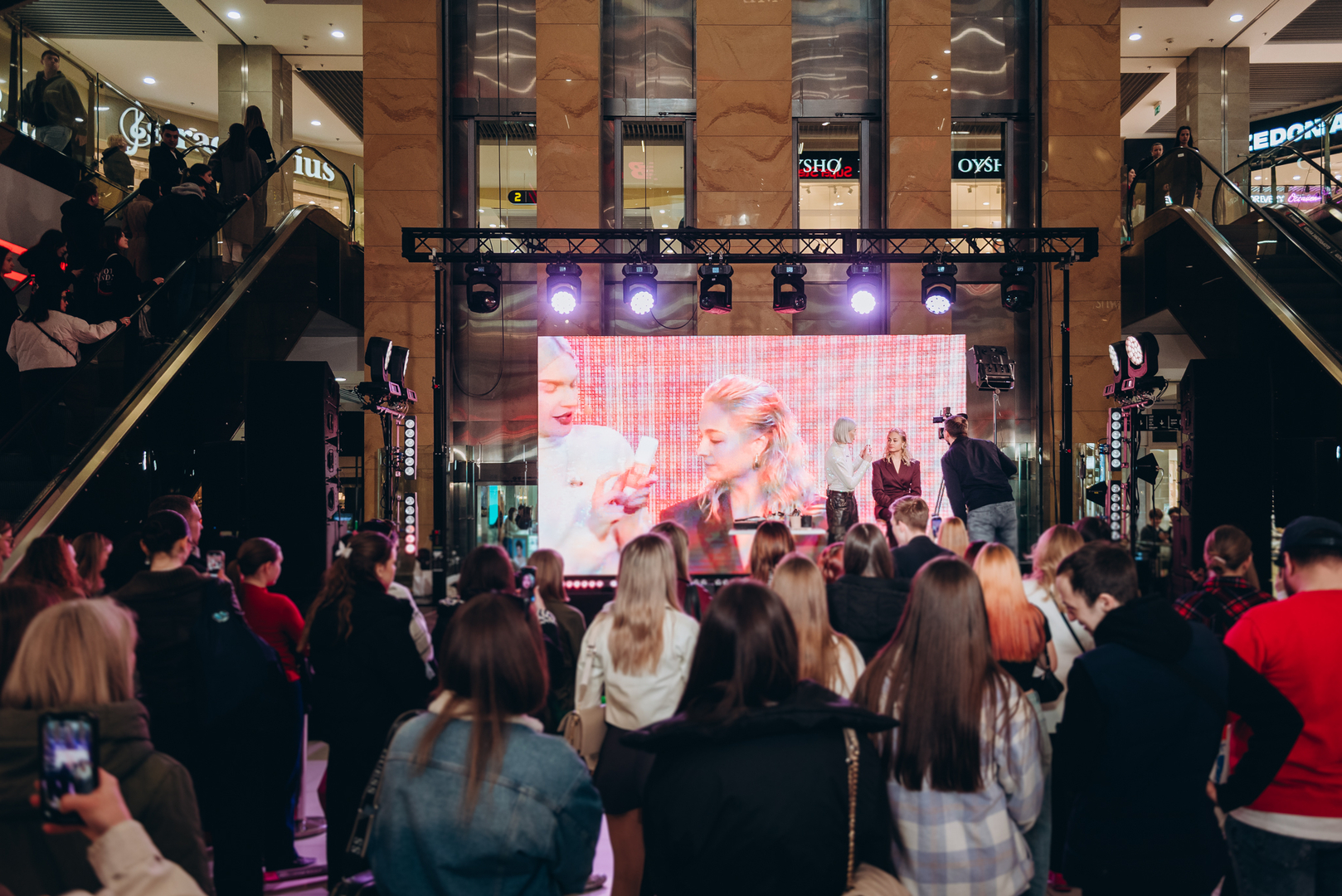 &quot;Весна у Gulliver – час святкувати!&quot; за участі: Єгора Андрюшина, Насті Цимбалару, Олени Тополі та Валентини Олеярник та розіграш від TOUS  image-47