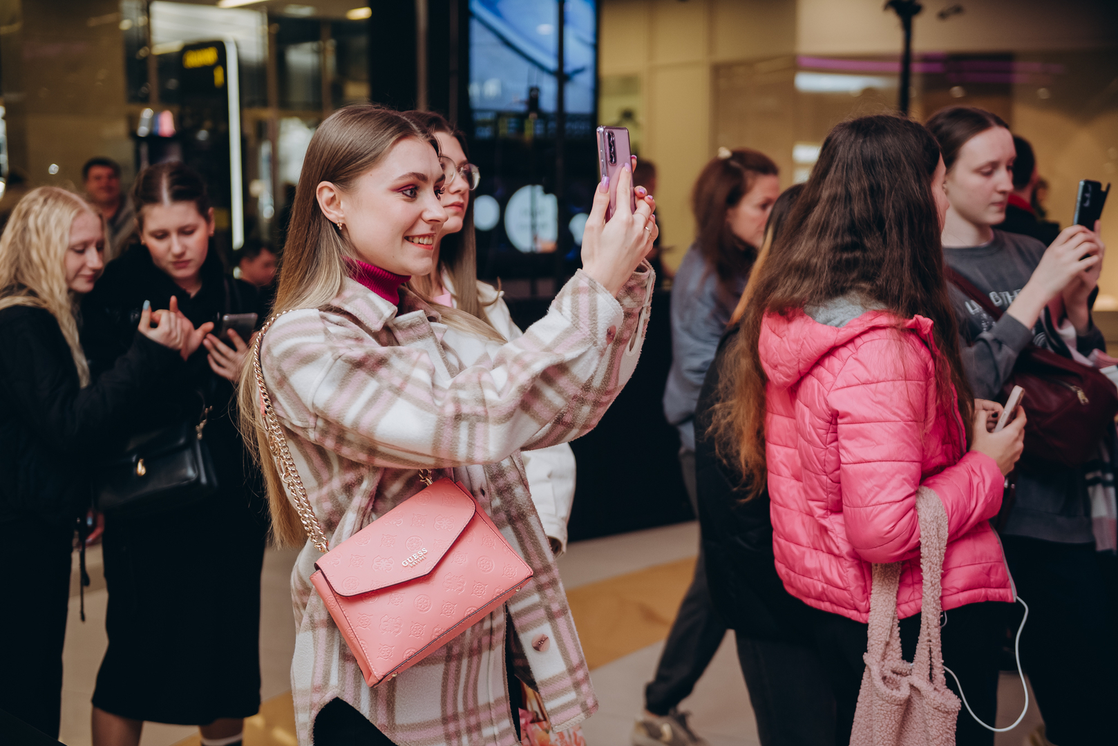 &quot;Весна у Gulliver – час святкувати!&quot; за участі: Єгора Андрюшина, Насті Цимбалару, Олени Тополі та Валентини Олеярник та розіграш від TOUS  image-101