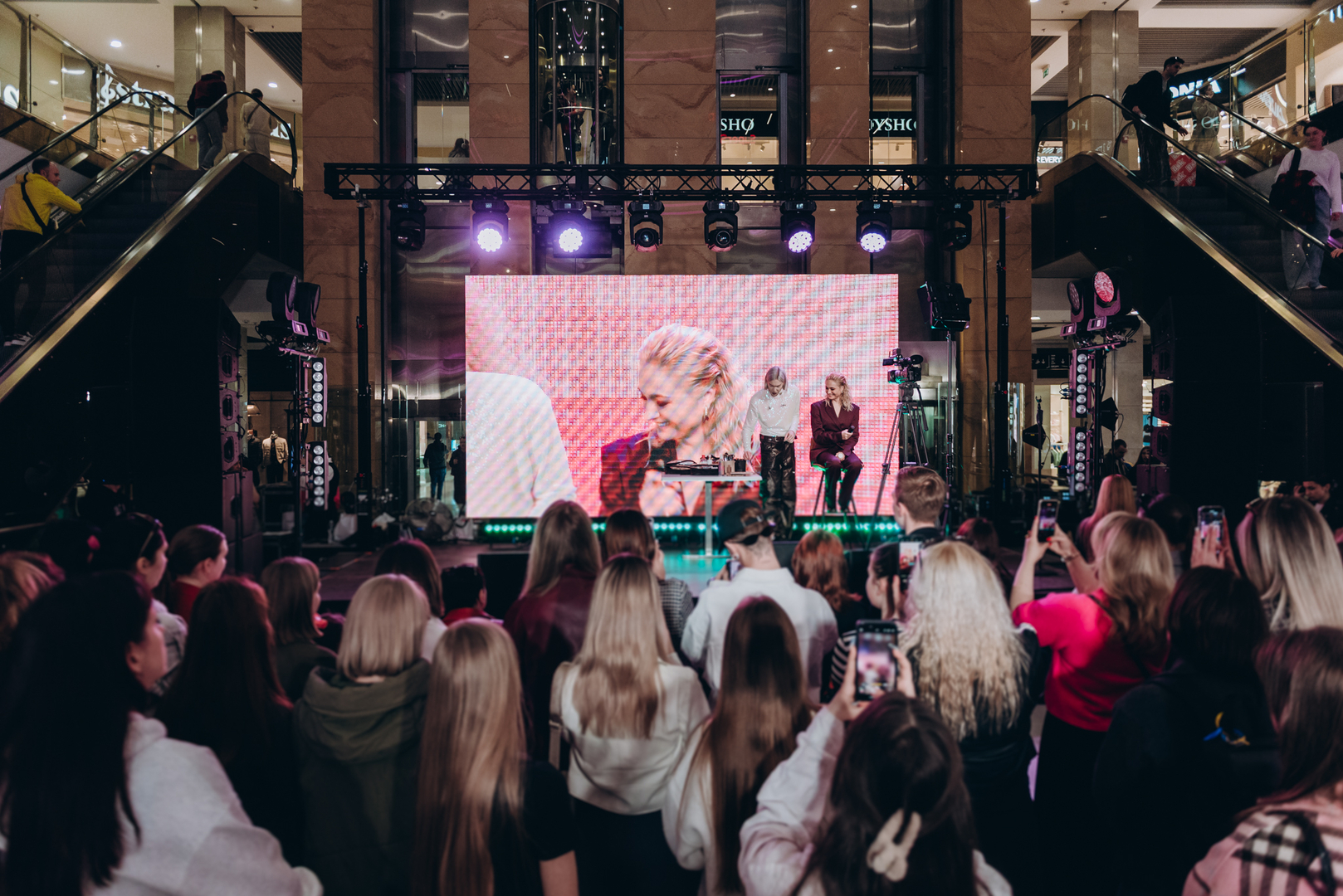 &quot;Весна у Gulliver – час святкувати!&quot; за участі: Єгора Андрюшина, Насті Цимбалару, Олени Тополі та Валентини Олеярник та розіграш від TOUS  image-108