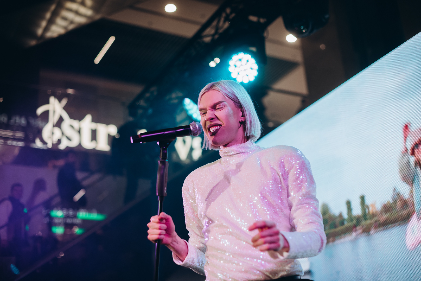 &quot;Весна у Gulliver – час святкувати!&quot; за участі: Єгора Андрюшина, Насті Цимбалару, Олени Тополі та Валентини Олеярник та розіграш від TOUS  image-170