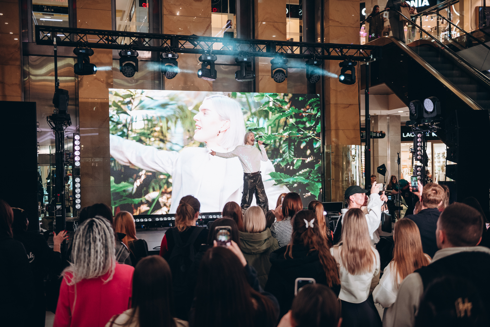 &quot;Весна у Gulliver – час святкувати!&quot; за участі: Єгора Андрюшина, Насті Цимбалару, Олени Тополі та Валентини Олеярник та розіграш від TOUS  image-180