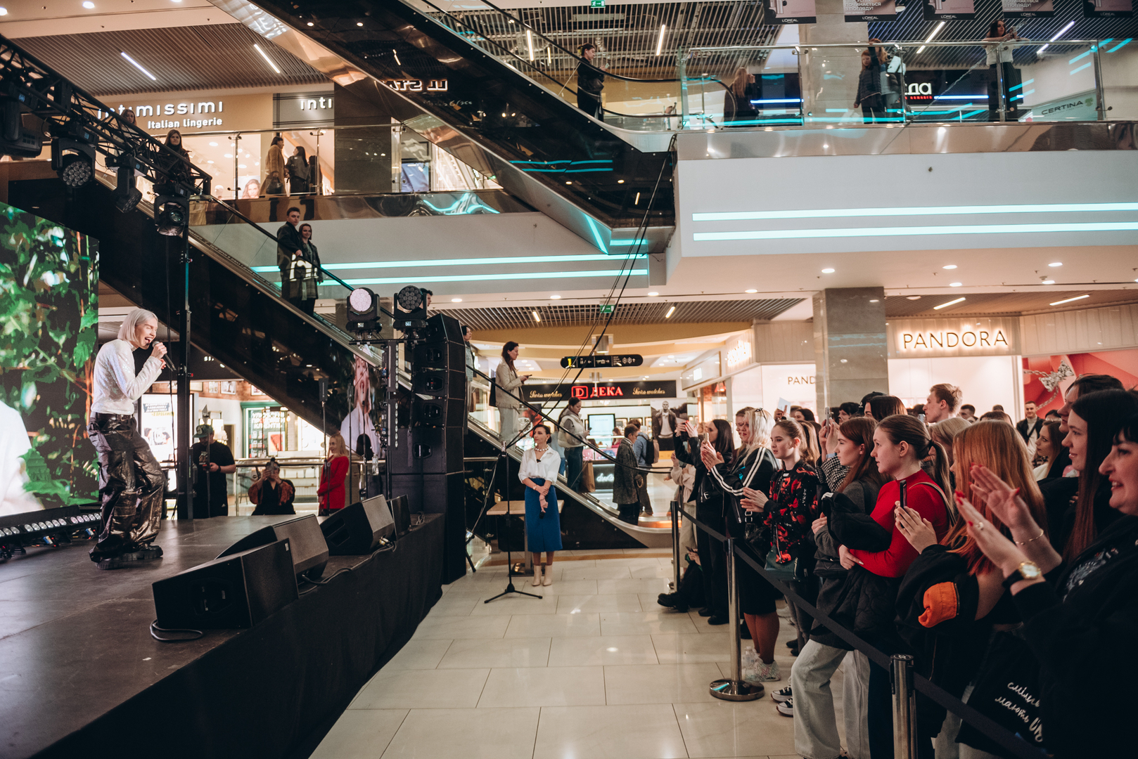 &quot;Весна у Gulliver – час святкувати!&quot; за участі: Єгора Андрюшина, Насті Цимбалару, Олени Тополі та Валентини Олеярник та розіграш від TOUS  image-185