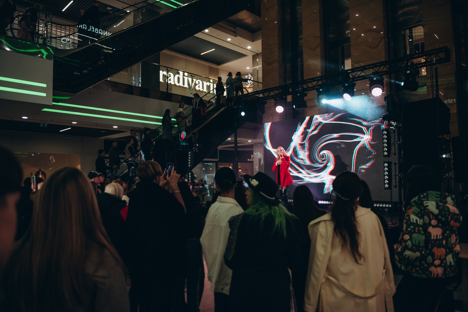 &quot;Весна у Gulliver – час святкувати!&quot; за участі: Єгора Андрюшина, Насті Цимбалару, Олени Тополі та Валентини Олеярник та розіграш від TOUS  image-207